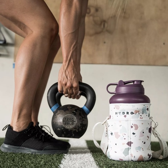 💕SALE💕 HydroJug Floral Sleeve - Picture 2 of 5